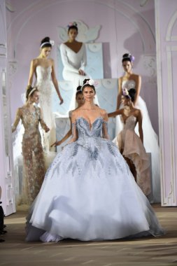 Ines Di Santo sonbahar 2017 Gelin Koleksiyonu gösteri