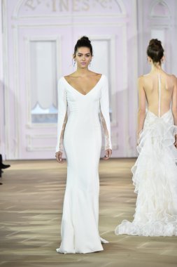 Ines Di Santo sonbahar 2017 Gelin Koleksiyonu gösteri