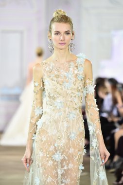  Ines Di Santo sonbahar 2017 Gelin Koleksiyonu gösteri