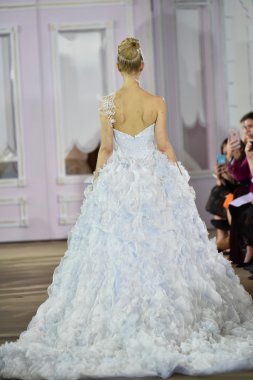  Ines Di Santo sonbahar 2017 Gelin Koleksiyonu gösteri