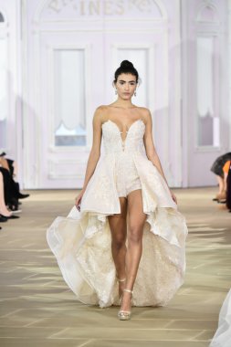  Ines Di Santo sonbahar 2017 Gelin Koleksiyonu gösteri