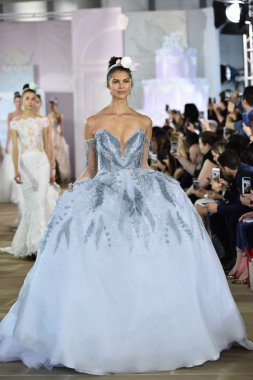 Ines Di Santo sonbahar 2017 Gelin Koleksiyonu gösteri