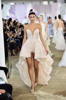 Ines Di Santo sonbahar 2017 Gelin Koleksiyonu gösteri