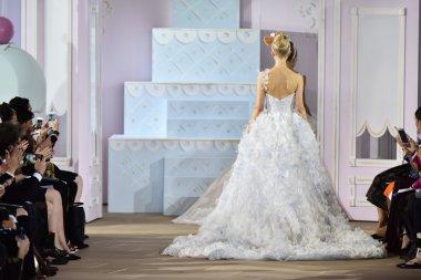 Ines Di Santo sonbahar 2017 Gelin Koleksiyonu gösteri 