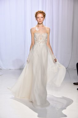 Reem Acra sonbahar 2017 Gelin Koleksiyonu gösteri