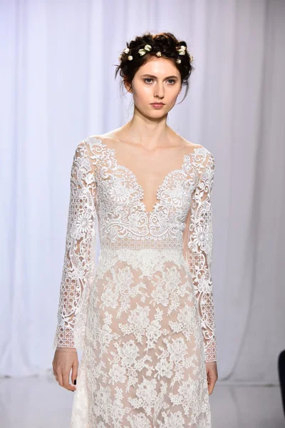 Reem Acra Fall 2017 Bridal collection show — Stock Photo, Image