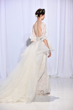 Reem Acra sonbahar 2017 Gelin Koleksiyonu gösteri