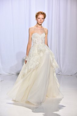 Reem Acra sonbahar 2017 Gelin Koleksiyonu gösteri