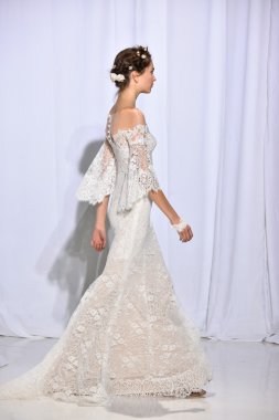 Reem Acra sonbahar 2017 Gelin Koleksiyonu gösteri