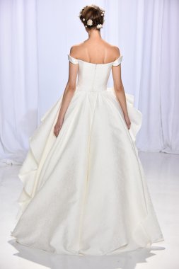 Reem Acra sonbahar 2017 Gelin Koleksiyonu gösteri