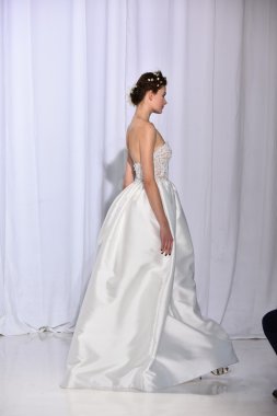 Reem Acra sonbahar 2017 Gelin Koleksiyonu gösteri