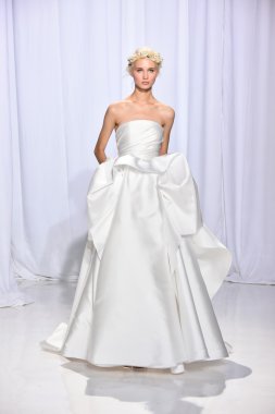 Reem Acra sonbahar 2017 Gelin Koleksiyonu gösteri