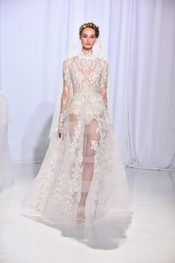  Reem Acra sonbahar 2017 Gelin Koleksiyonu gösteri