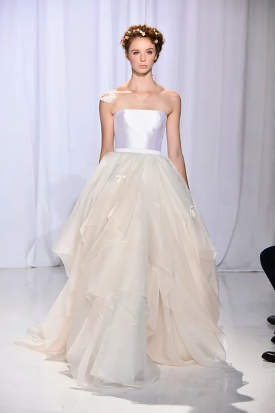 Reem Acra Fall 2017 Bridal collection show — Stock Photo, Image