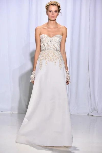 Reem Acra upadek 2017 Bridal kolekcja Pokaż — Zdjęcie stockowe