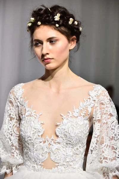 Reem Acra podzim 2017 Svatební kolekce show — Stock fotografie