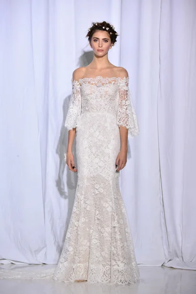 Reem Acra Fall 2017 Bridal collection show — Stock Photo, Image
