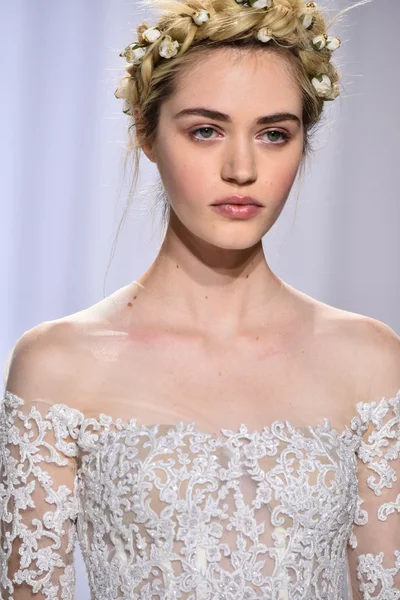 Reem acra herbst 2017 braut kollektion show — Stockfoto