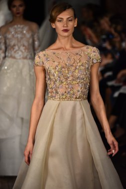  Rivini sonbahar 2017 Gelin Koleksiyonu gösteri 