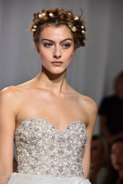  Reem Acra sonbahar 2017 Gelin Koleksiyonu gösteri
