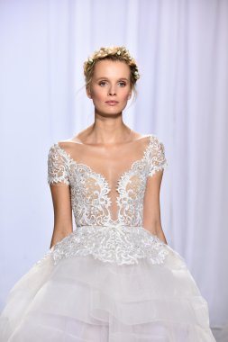  Reem Acra sonbahar 2017 Gelin Koleksiyonu gösteri