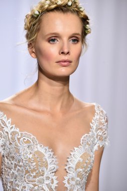  Reem Acra sonbahar 2017 Gelin Koleksiyonu gösteri
