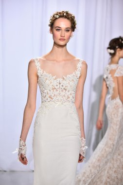  Reem Acra sonbahar 2017 Gelin Koleksiyonu gösteri