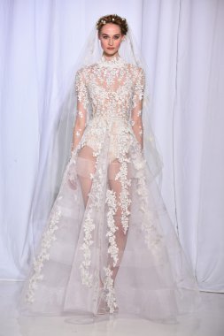  Reem Acra sonbahar 2017 Gelin Koleksiyonu gösteri