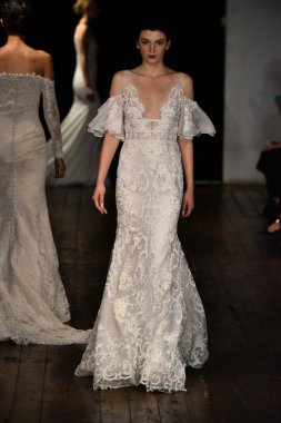 Rivini sonbahar 2017 Gelin Koleksiyonu gösteri