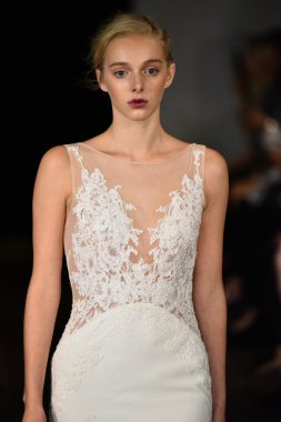 Rivini sonbahar 2017 Gelin Koleksiyonu gösteri