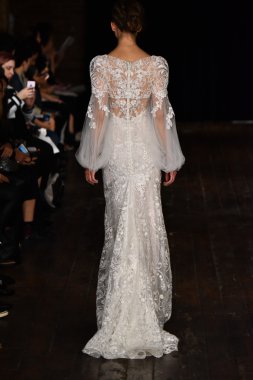 Rivini sonbahar 2017 Gelin Koleksiyonu gösteri