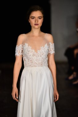 Rivini sonbahar 2017 Gelin Koleksiyonu gösteri