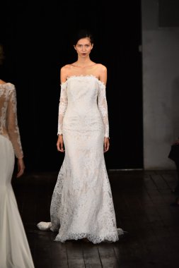 Rivini sonbahar 2017 Gelin Koleksiyonu gösteri