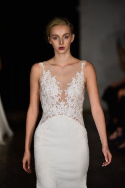 Rivini sonbahar 2017 Gelin Koleksiyonu gösteri