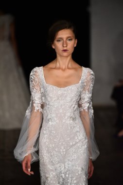 Rivini sonbahar 2017 Gelin Koleksiyonu gösteri