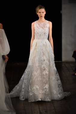 Rivini sonbahar 2017 Gelin Koleksiyonu gösteri