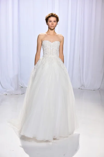 Reem Acra Fall 2017 Bridal collection show — Stock Photo, Image