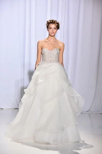 Reem Acra Fall 2017 Bridal collection show — Stock Photo, Image