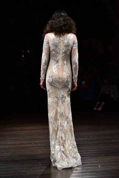 Naeem Khan Autunno 2017 Spettacolo collezione sposa — Foto Stock