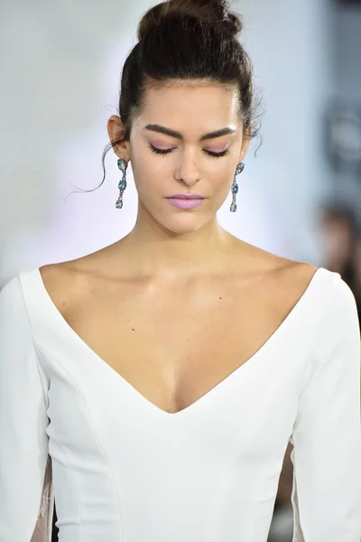 Ines Di Santo Fall 2017 Bridal collection show — Stock Photo, Image