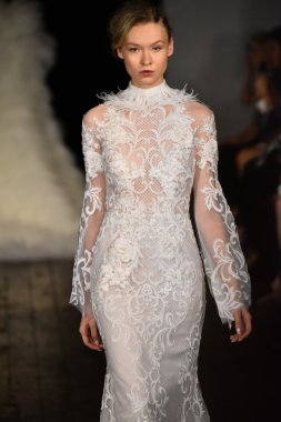 Rivini sonbahar 2017 Gelin Koleksiyonu gösteri