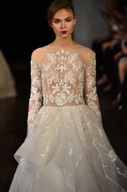 Rivini sonbahar 2017 Gelin Koleksiyonu gösteri