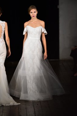 Rivini sonbahar 2017 Gelin Koleksiyonu gösteri