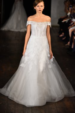 Rivini sonbahar 2017 Gelin Koleksiyonu gösteri