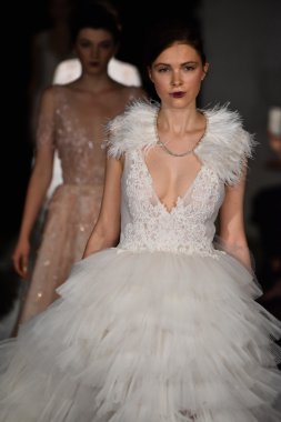  Rivini sonbahar 2017 Gelin Koleksiyonu gösteri 