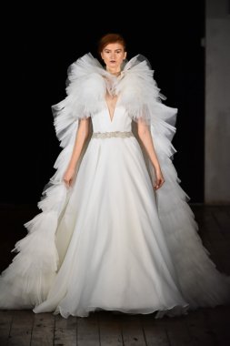 Rivini sonbahar 2017 Gelin Koleksiyonu gösteri