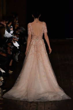 Rivini sonbahar 2017 Gelin Koleksiyonu gösteri