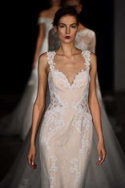 Rivini sonbahar 2017 Gelin Koleksiyonu gösteri