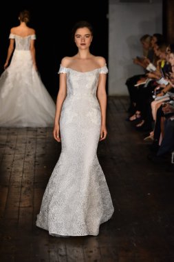 Rivini sonbahar 2017 Gelin Koleksiyonu gösteri