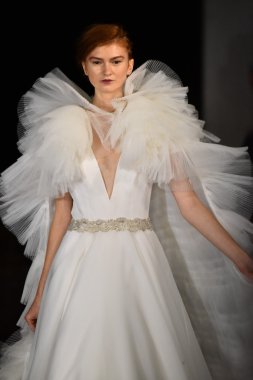 Rivini sonbahar 2017 Gelin Koleksiyonu gösteri